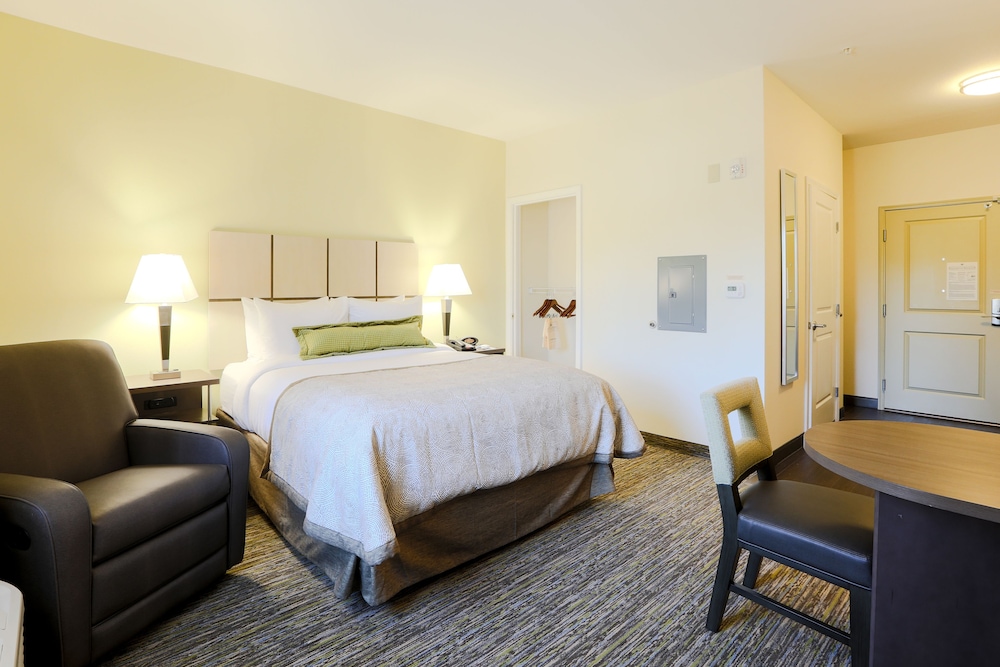 Candlewood Suites Auburn 14/44