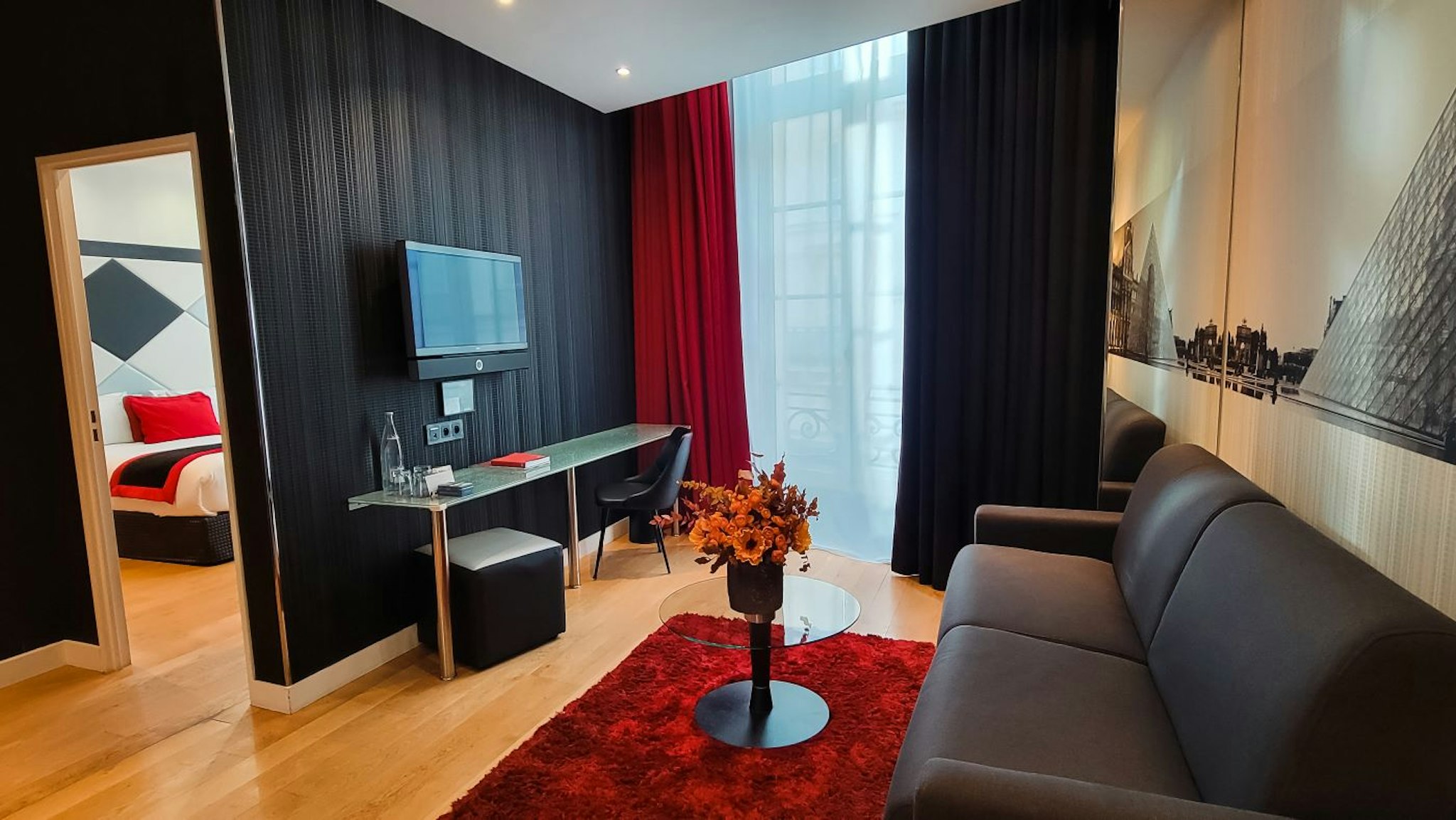 L Empire Paris 49/63
