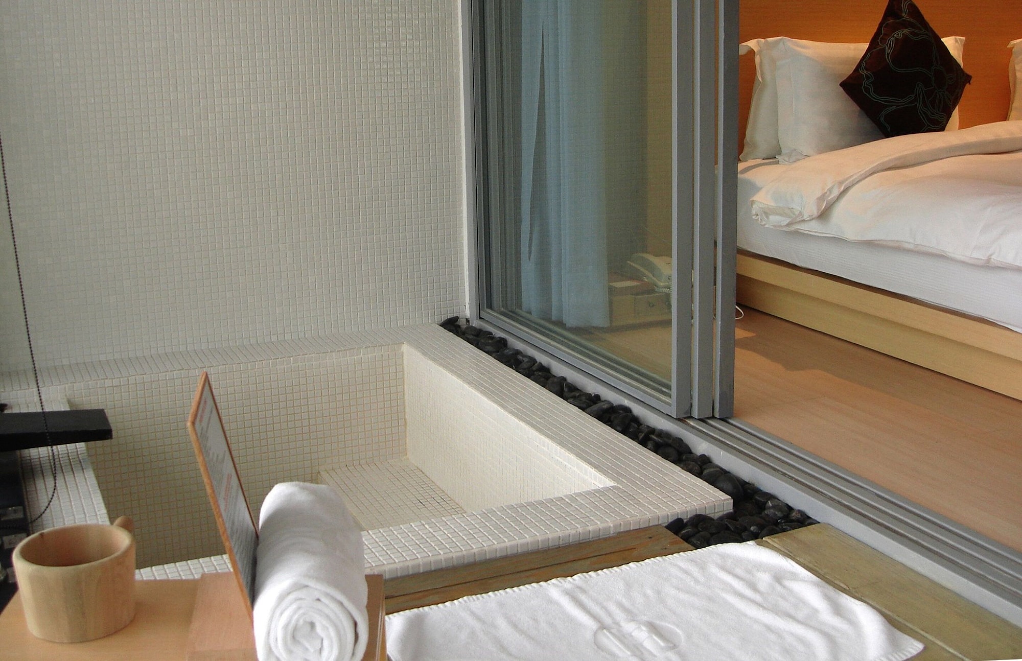 LOVE, SUITE
