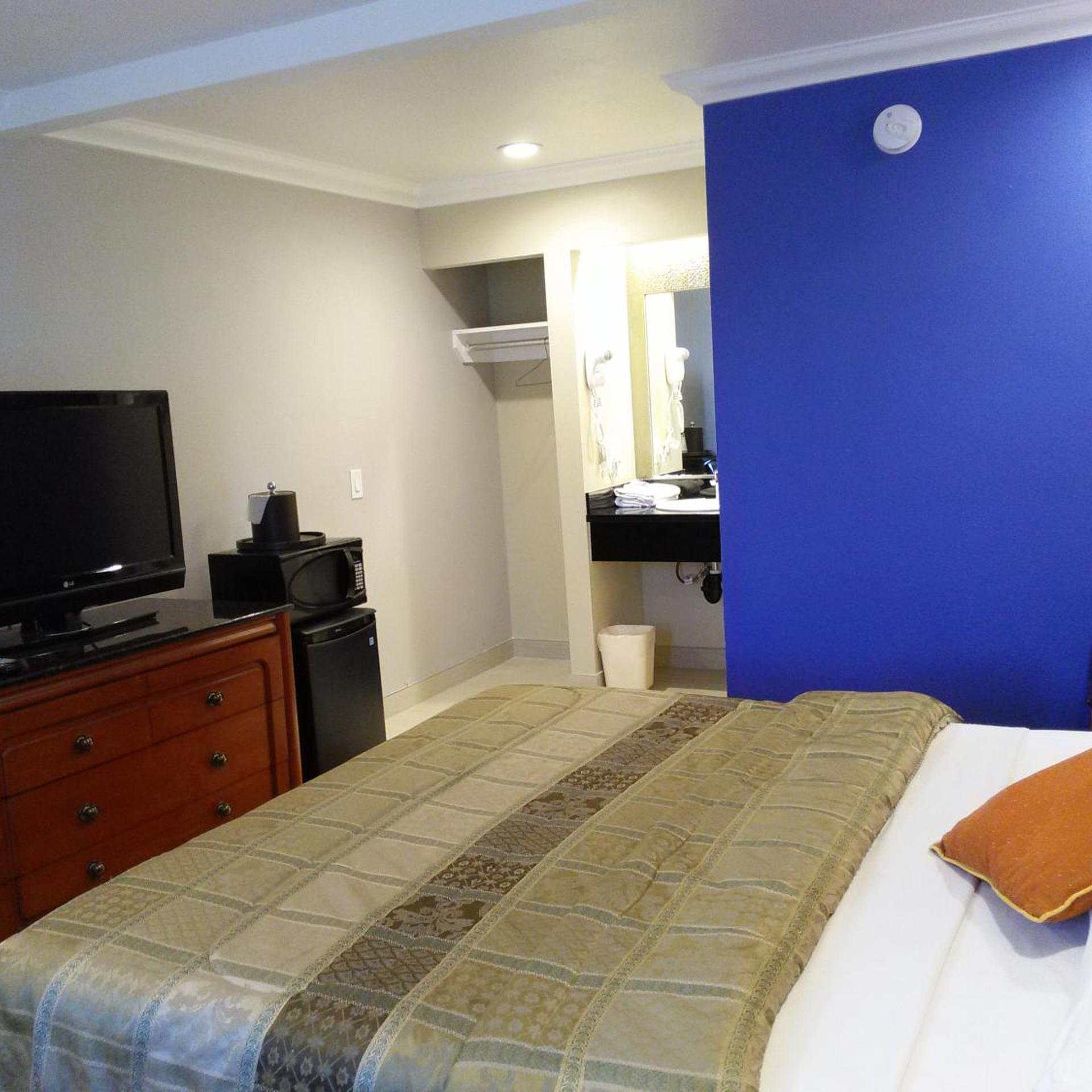 Highlander Motel 25/56