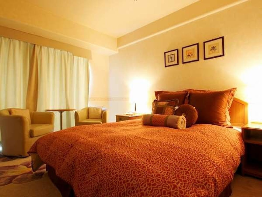 ROOM, DOUBLE BED