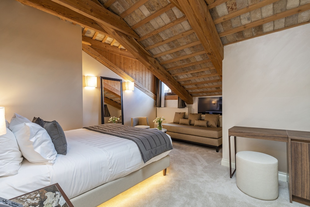 JUNIOR SUITE, DELUXE