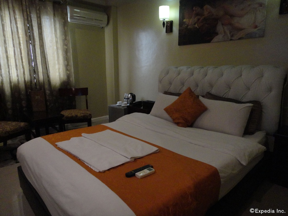 Clark Imperial Hotel 20/89