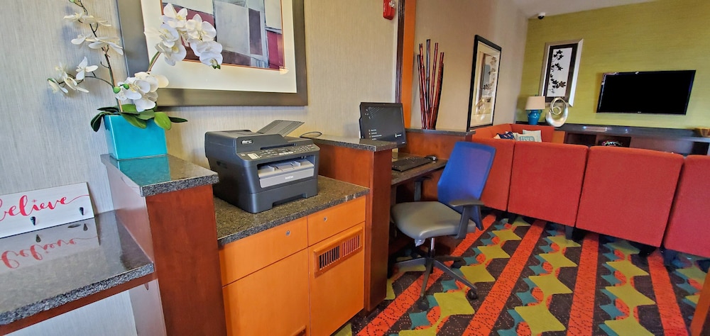 Holiday Inn Express Kearney 7/72
