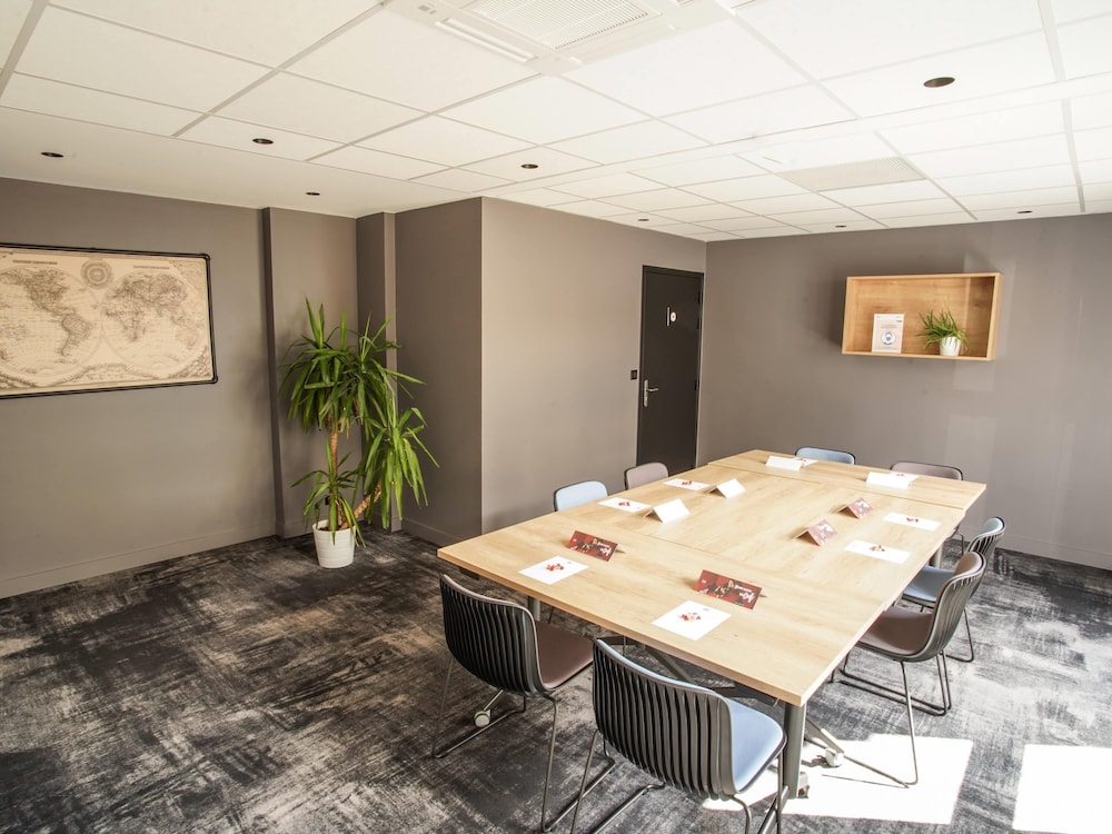 Hotel Ibis Tours centre Giraudeau 54/57
