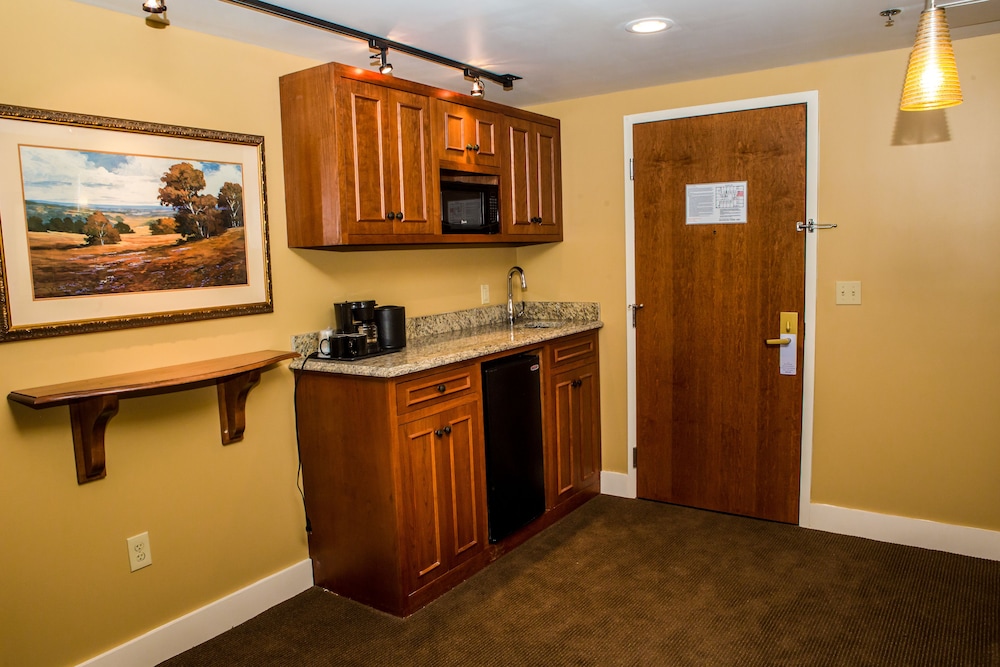 Jackson Park Inn, an Ascend Collection Hotel 8/50