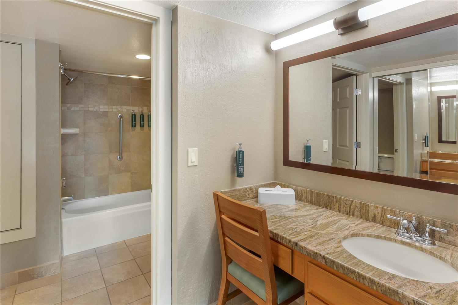 جناح بسرير كينج بغرفة نوم واحدة لذوي الإعاقة، Hilton Vacation Club Villas de Santa Fe 2/2