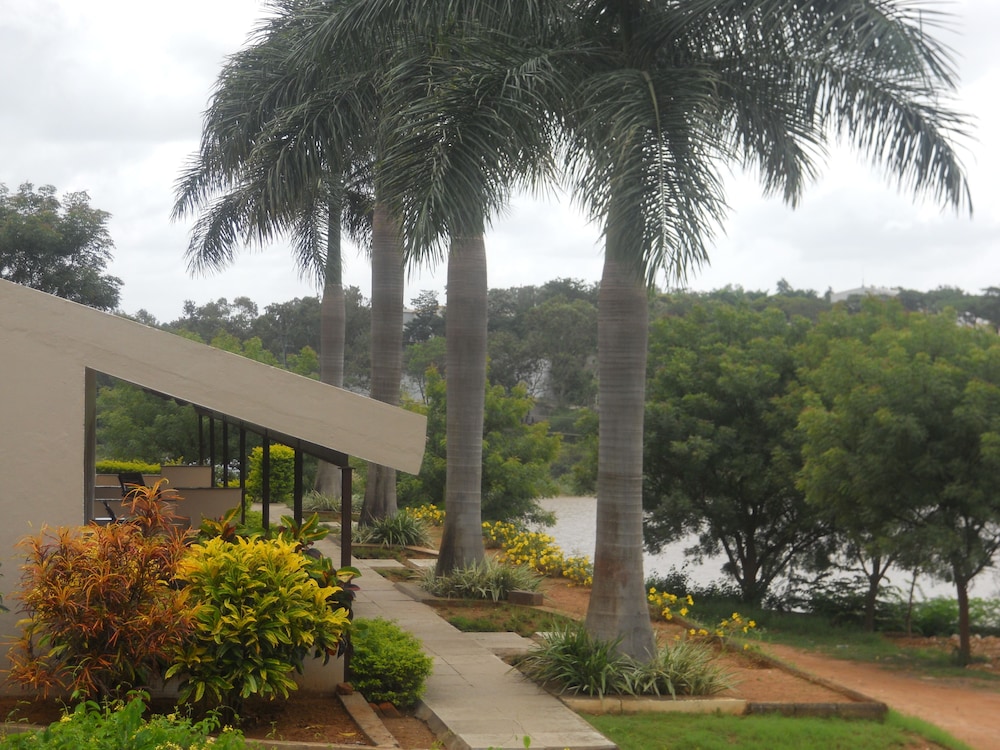 Cotton County Club And Resort 5/46