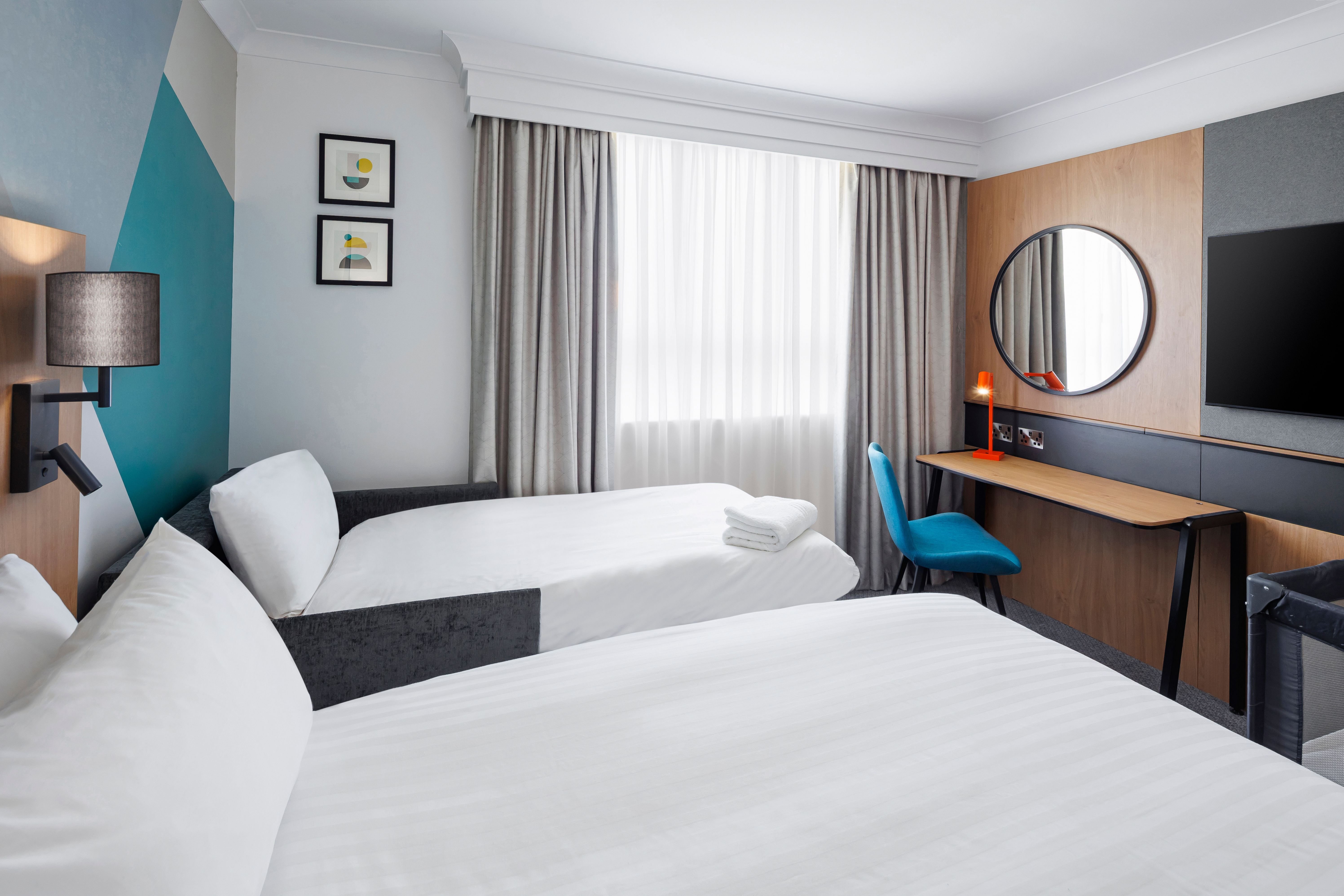 Holiday Inn Gloucester Cheltenham 8/49