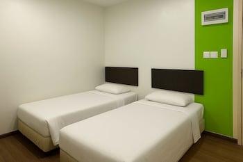Premium, Single, 2 Double Beds