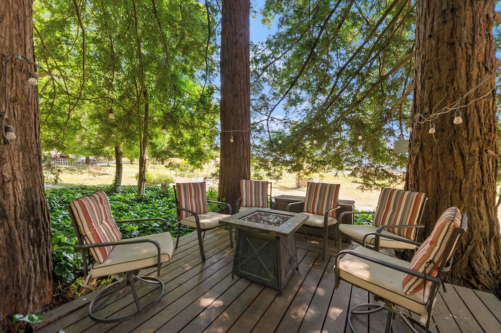 The Gables Wine Country Inn 34/50