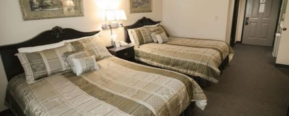 Hearthstone Inn & Suites 19/65