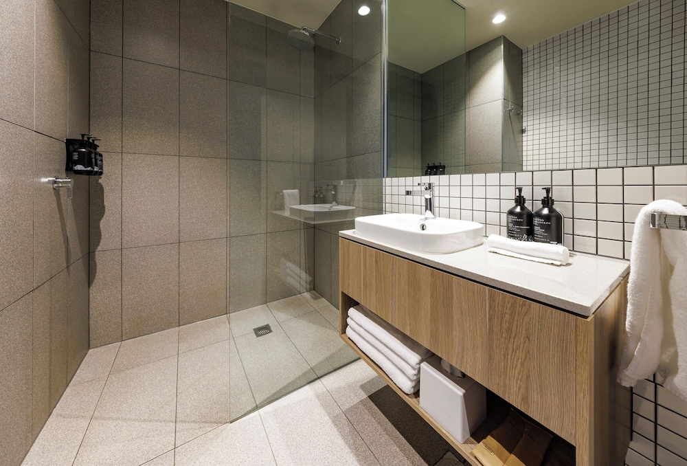 Studio, Double Bed, Mantra Melbourne Epping 4/4