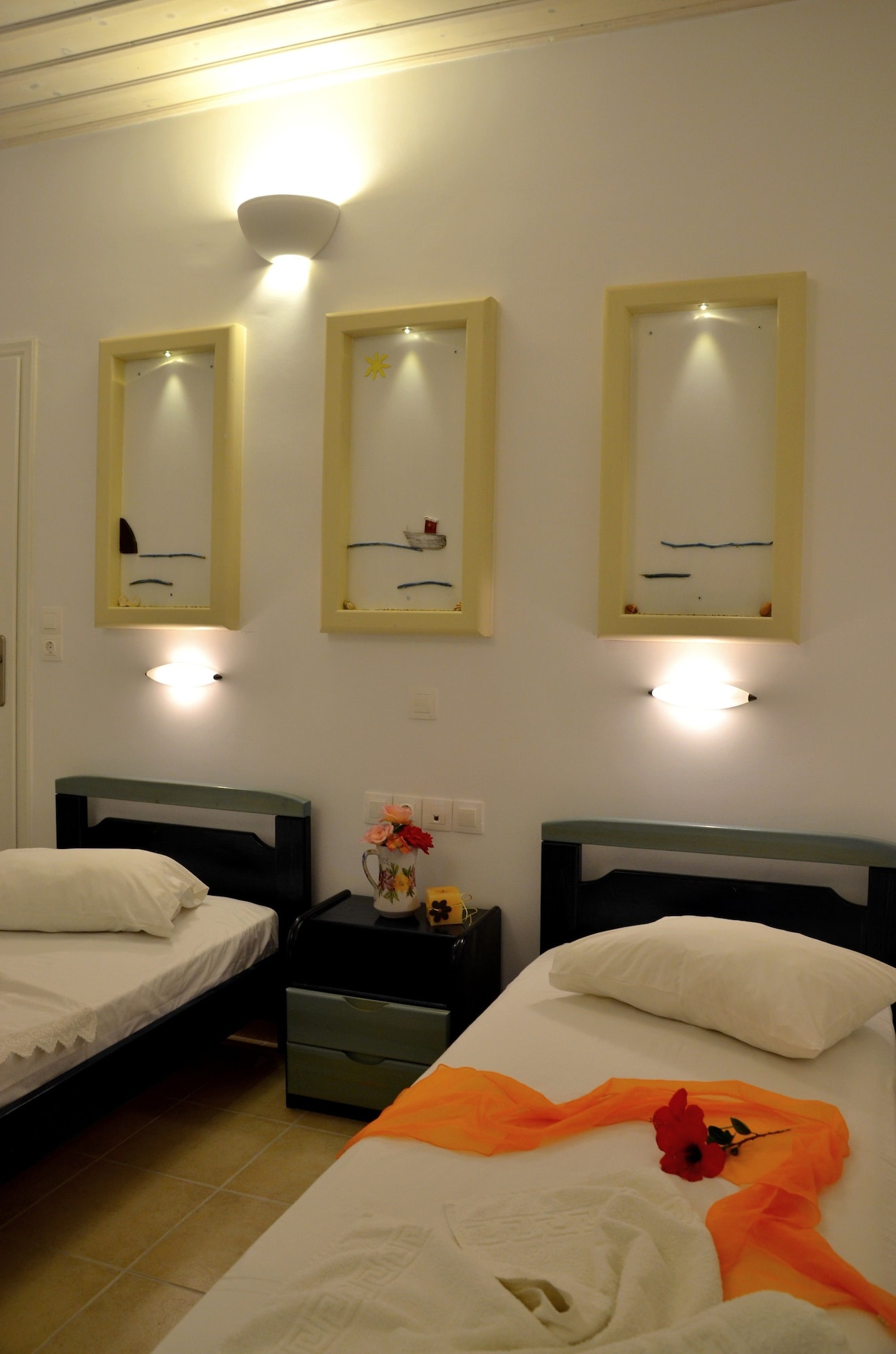 BASIC, TWIN BEDS, GARDEN VIEW
