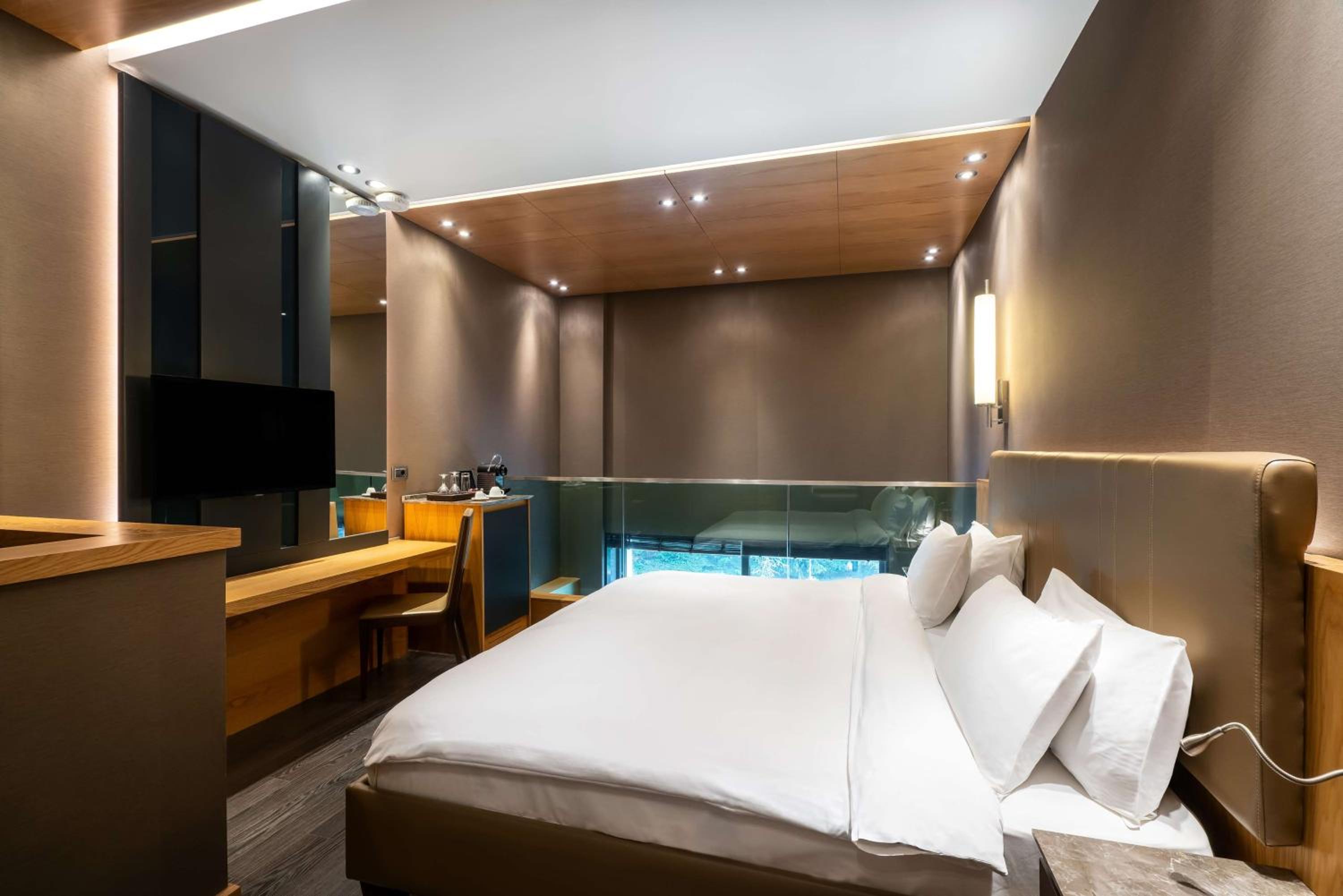 Loft, Suite, Hot Tub