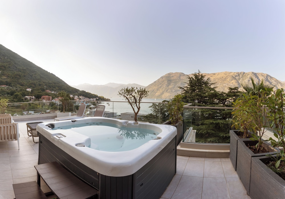 Hyatt Regency Kotor Bay Resort 28/50