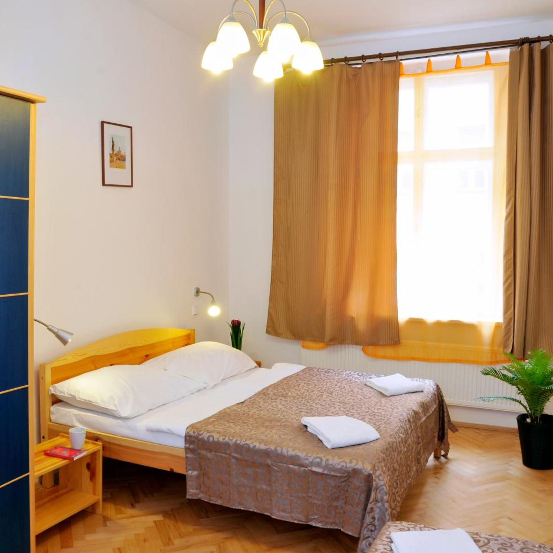 2 Bedrooms, Apartment
