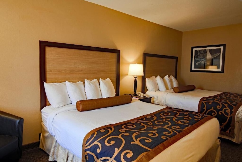 Best Western Plus Heritage Inn 11/36
