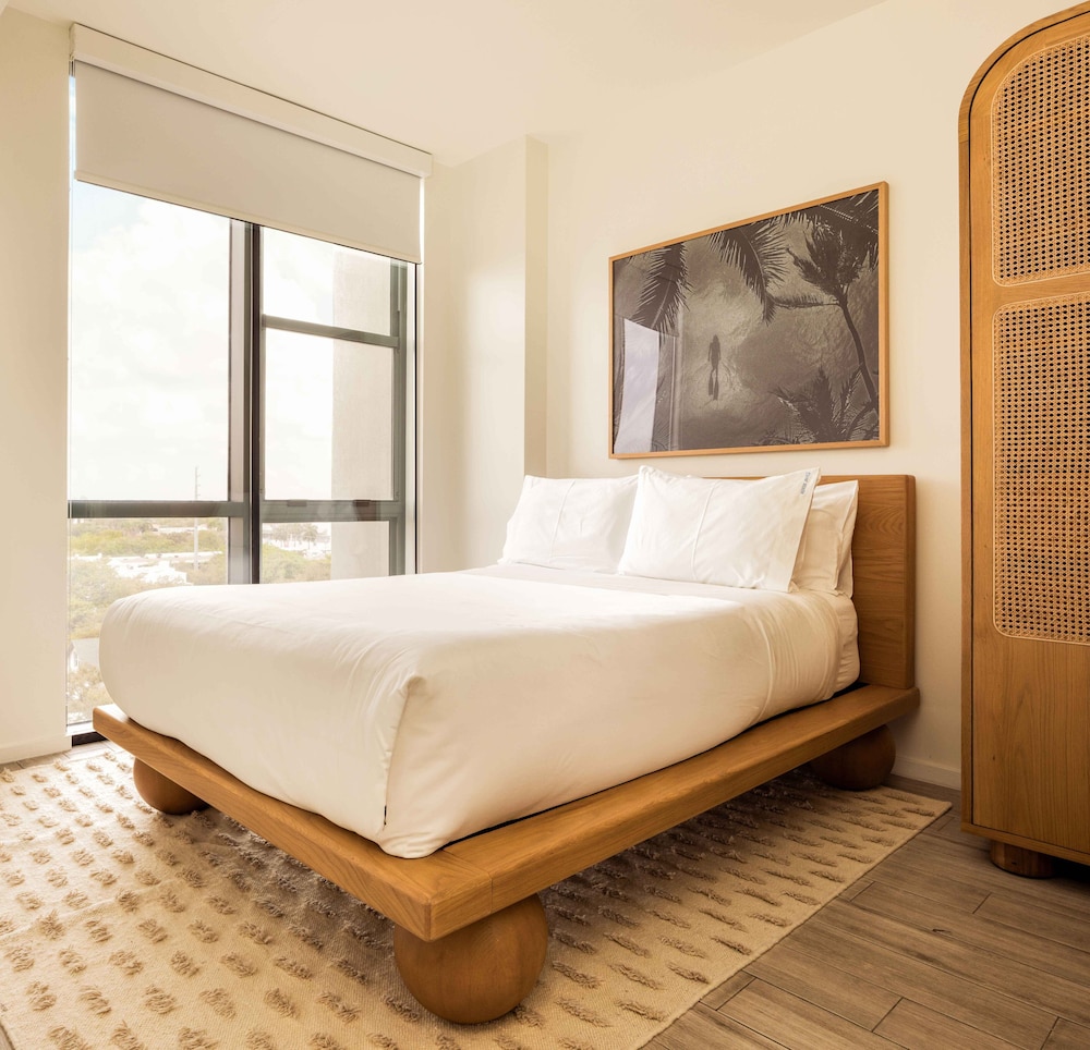 2 BEDROOMS, SUITE