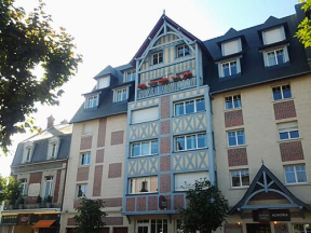 Qualys Hotel Almoria 3/75