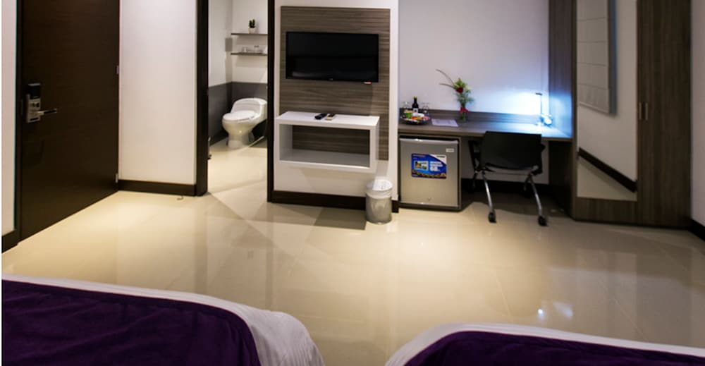 Hotel Loyds 45/64