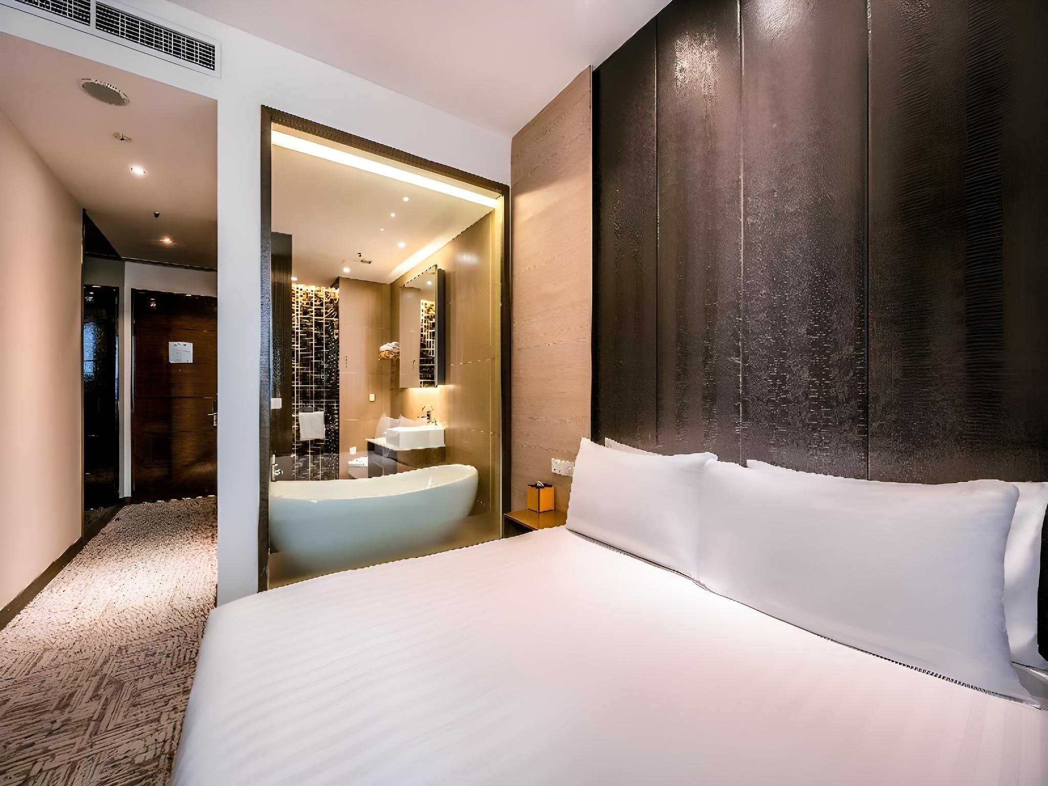 Splash, Single Bed