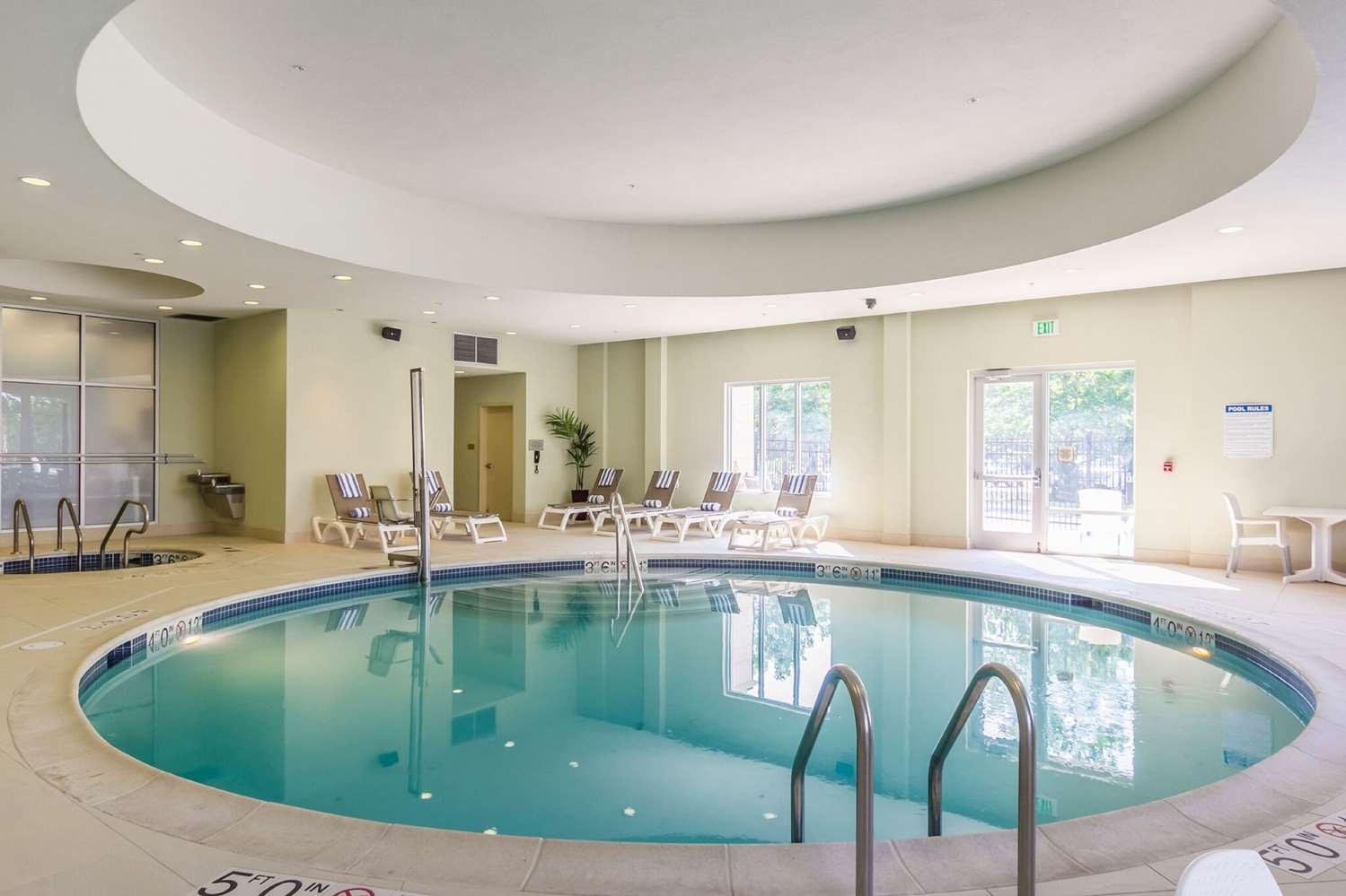 swimming pool spa