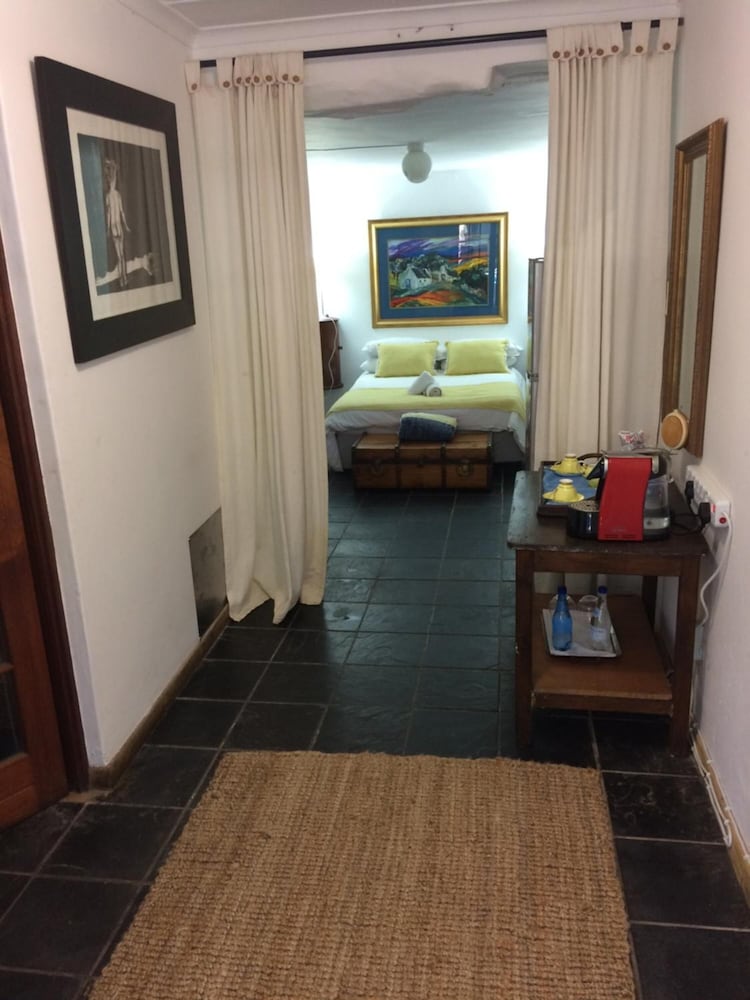 Sandton Farmhouse Executive B&B 25/38