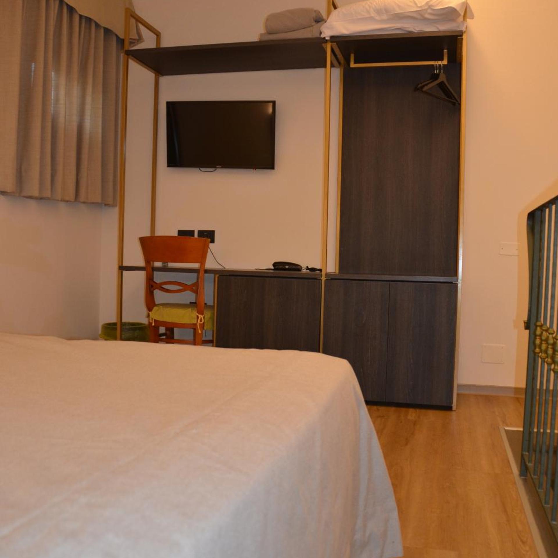 ROOM, DOUBLE BED, TWO STORY