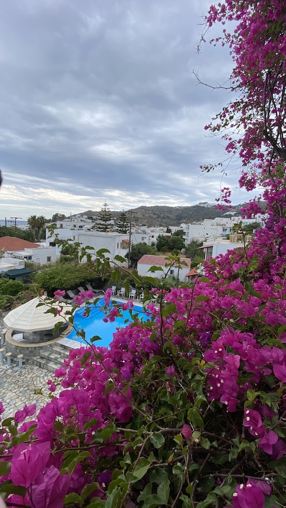 Skala Hotel 49/60