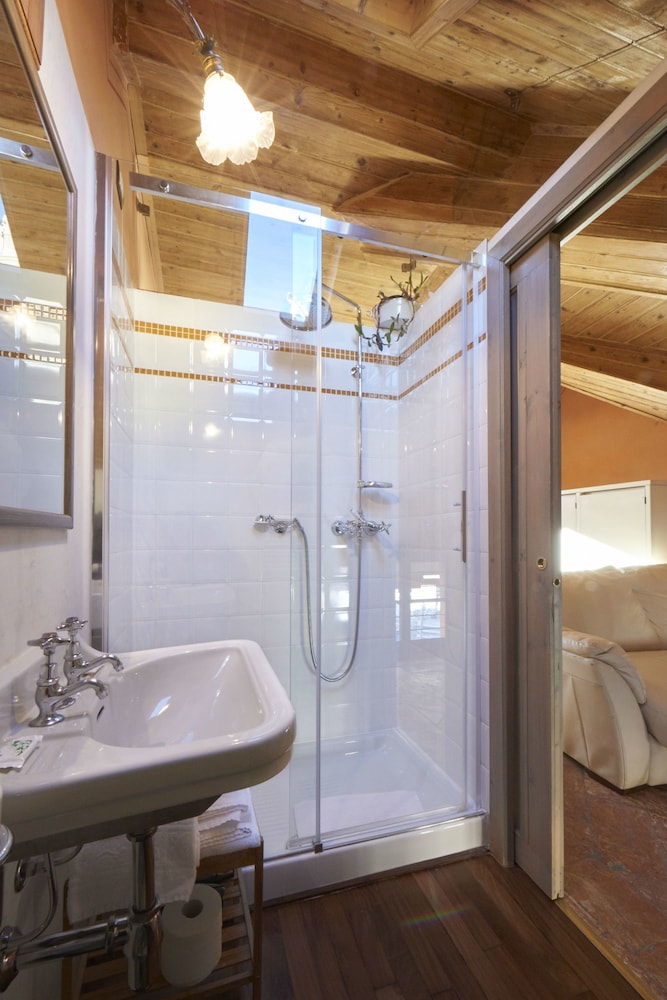 Bellavista Boutique Hotel 66/70