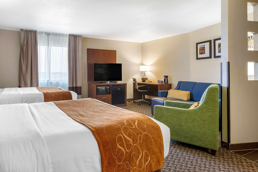Comfort Suites Hobbs 10/46