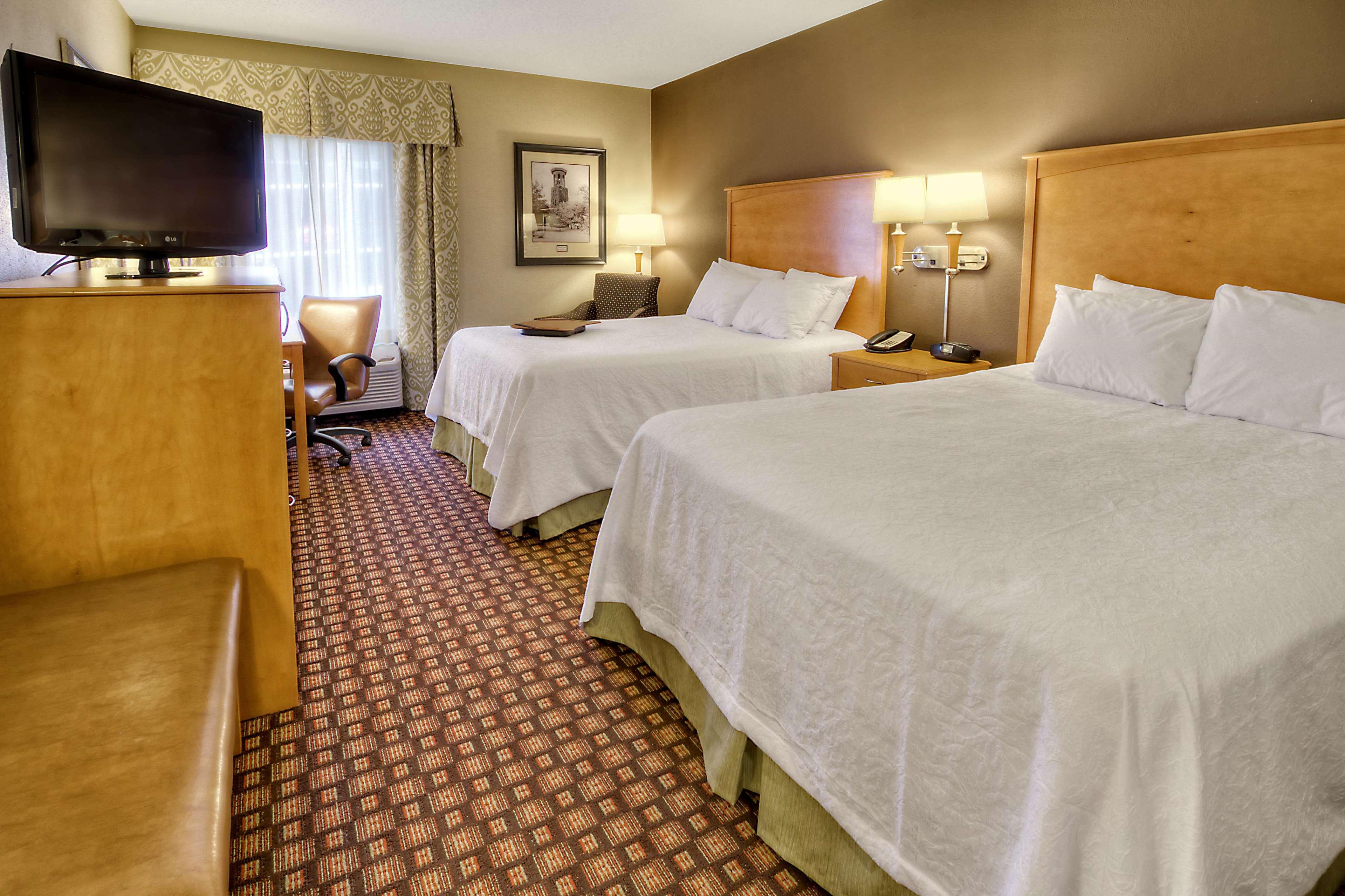 1 BEDROOM, SUITE, 2 QUEEN BEDS, KITCHEN