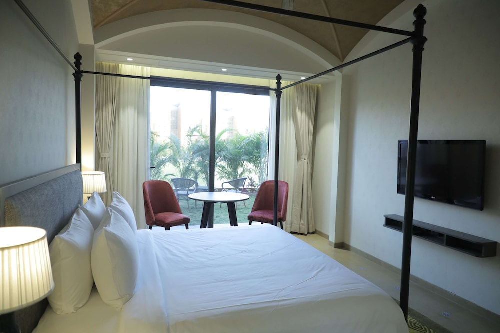 Villa, King Bed, Garden Area