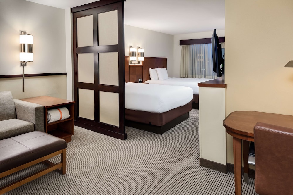 Hyatt Place South Bend / Mishawaka 7/20