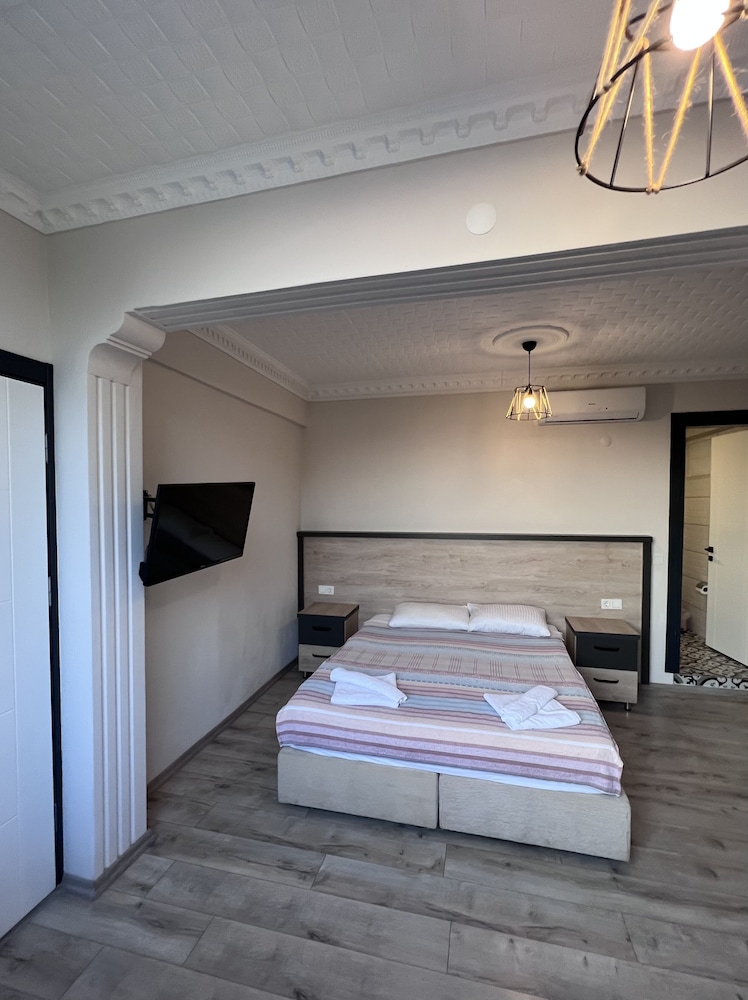 Yucel Hotel 8/50