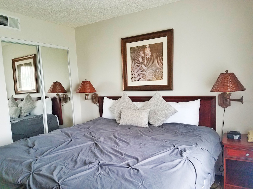 Parc Corniche Condominium Suites 11/62