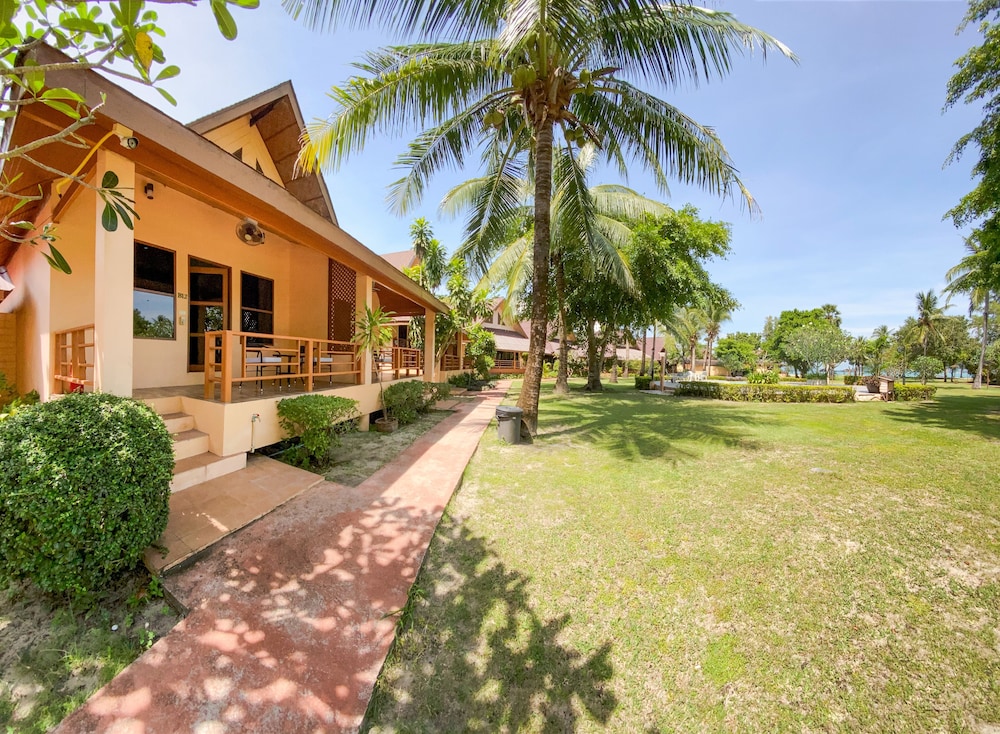 Cruiser Island Resort by Swiss-Belhotel 87/95