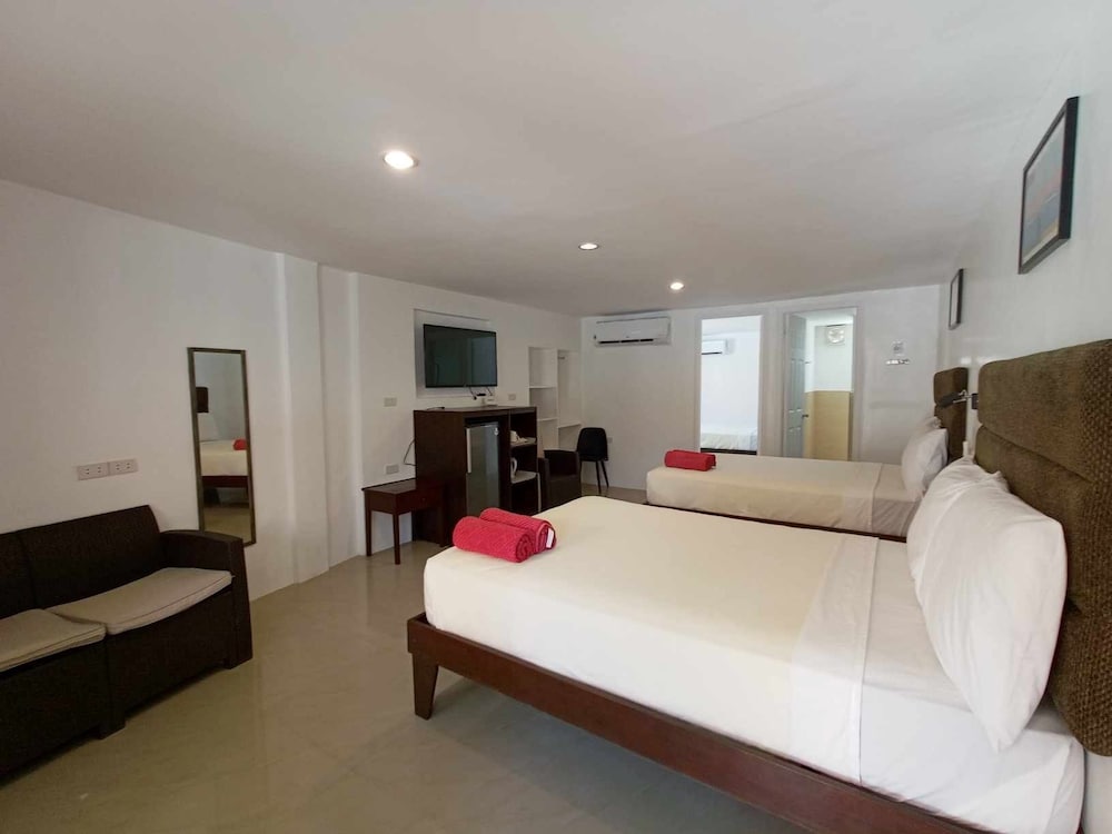 Heartland Hotel Service Rooms And Apartments 13/48