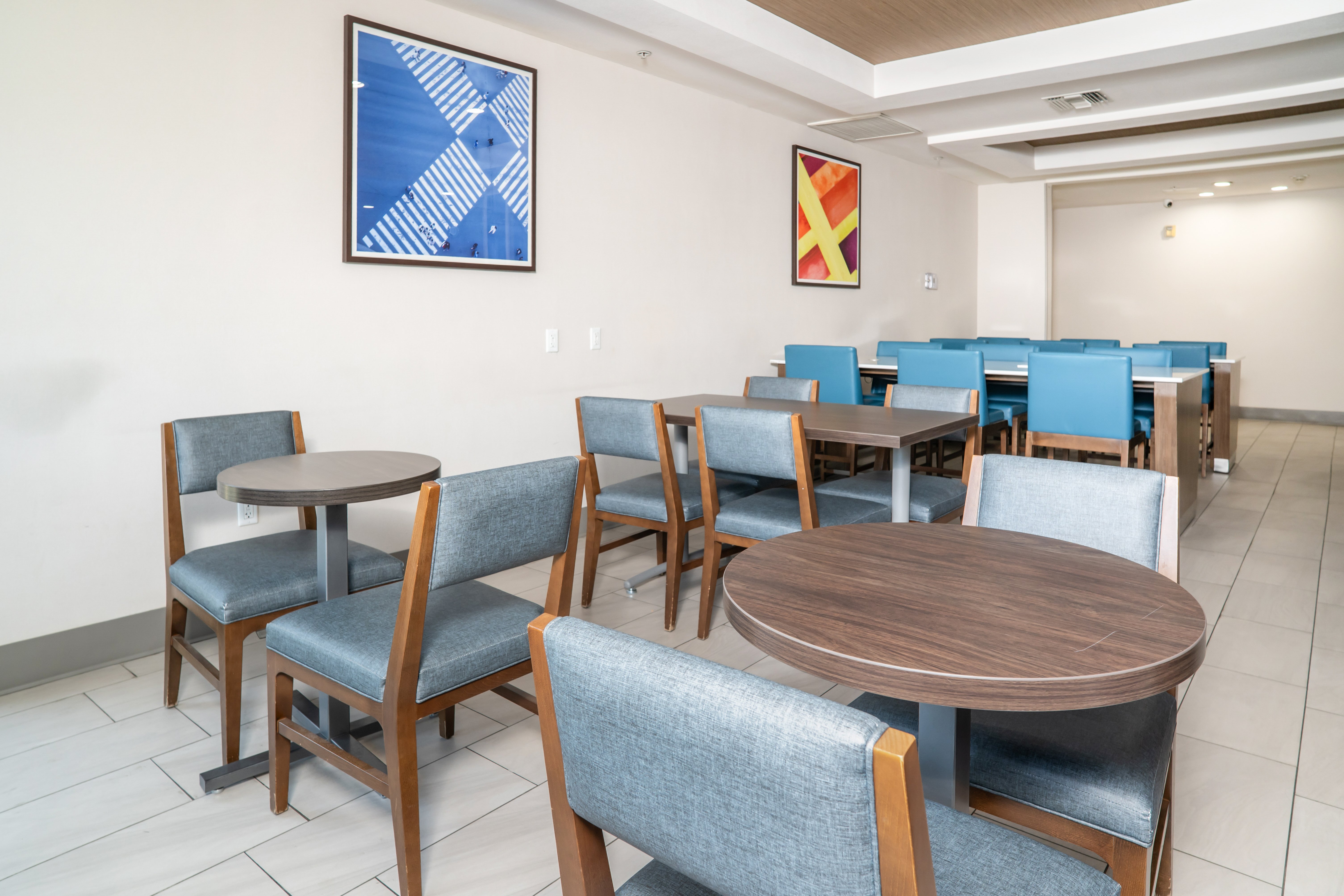 Holiday Inn Express Hotel Suites San Diego Otay 53/77
