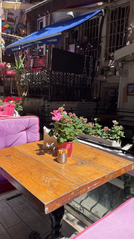 Chez Bore Boutique Hotel 60/71
