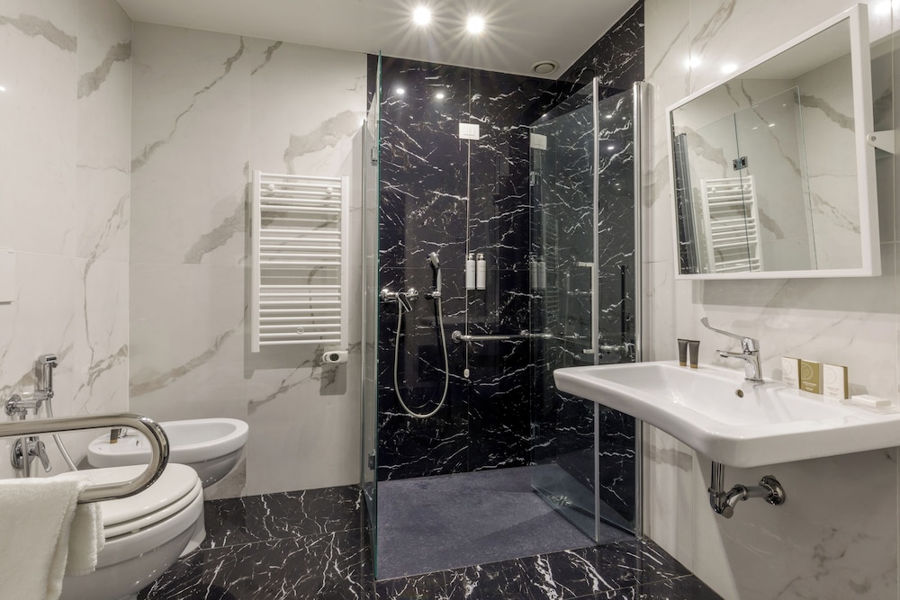 Hotel Regno 33/36