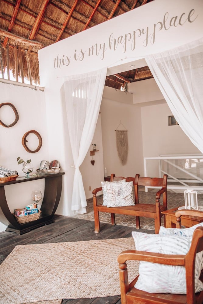 Ahava Hotel (ex Maria Candelaria Hotel) 30/43
