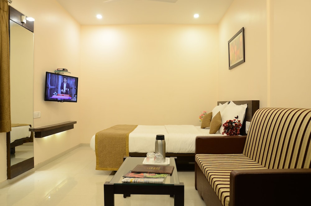 Hotel Sunny International 14/24