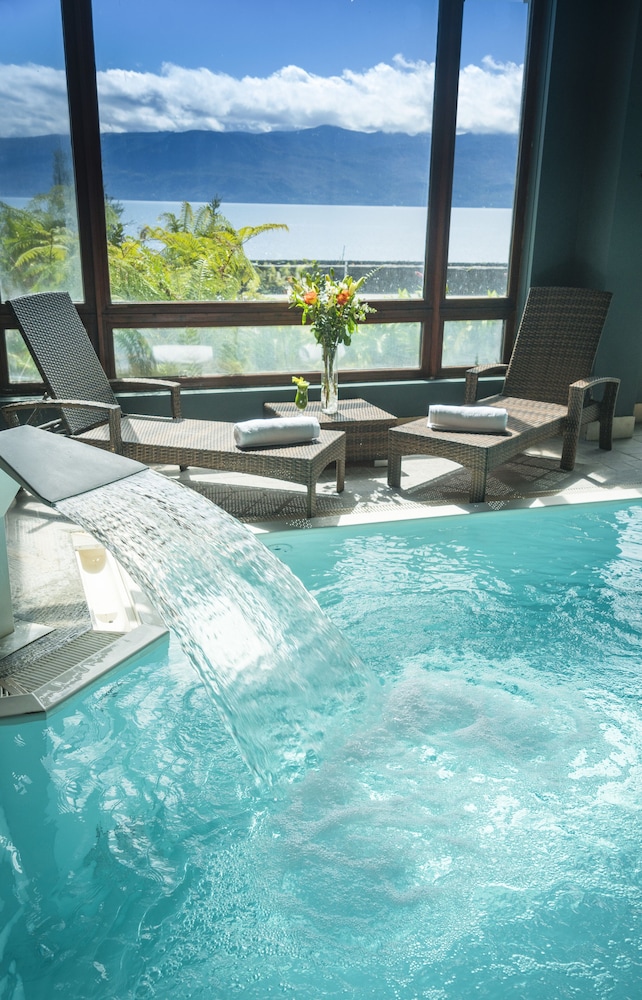 swimming pool spa