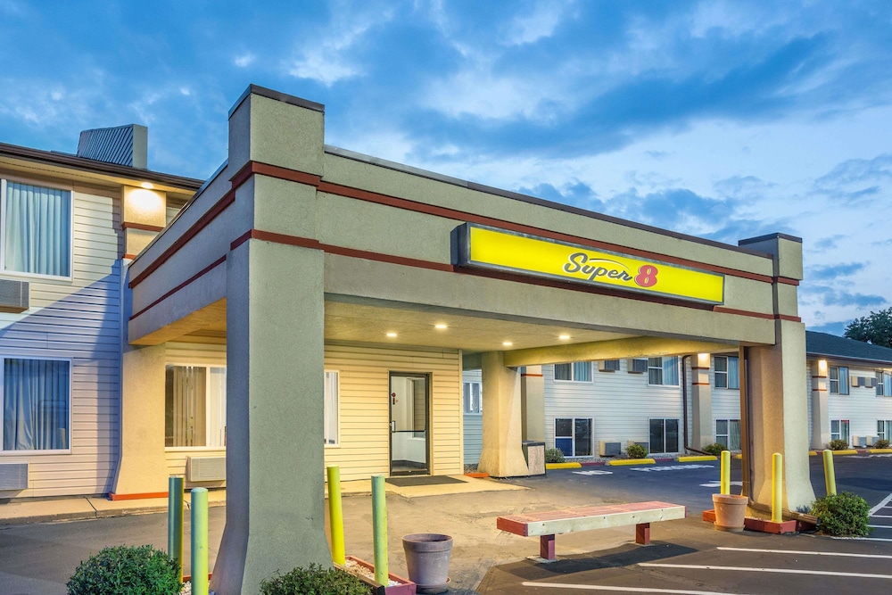 Super 8 By Wyndham North Sioux City 1/34