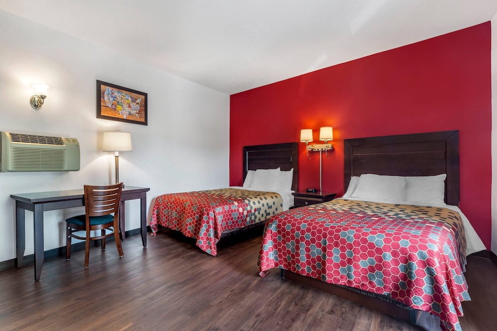 Econo Lodge Lee - Great Barrington 34/65