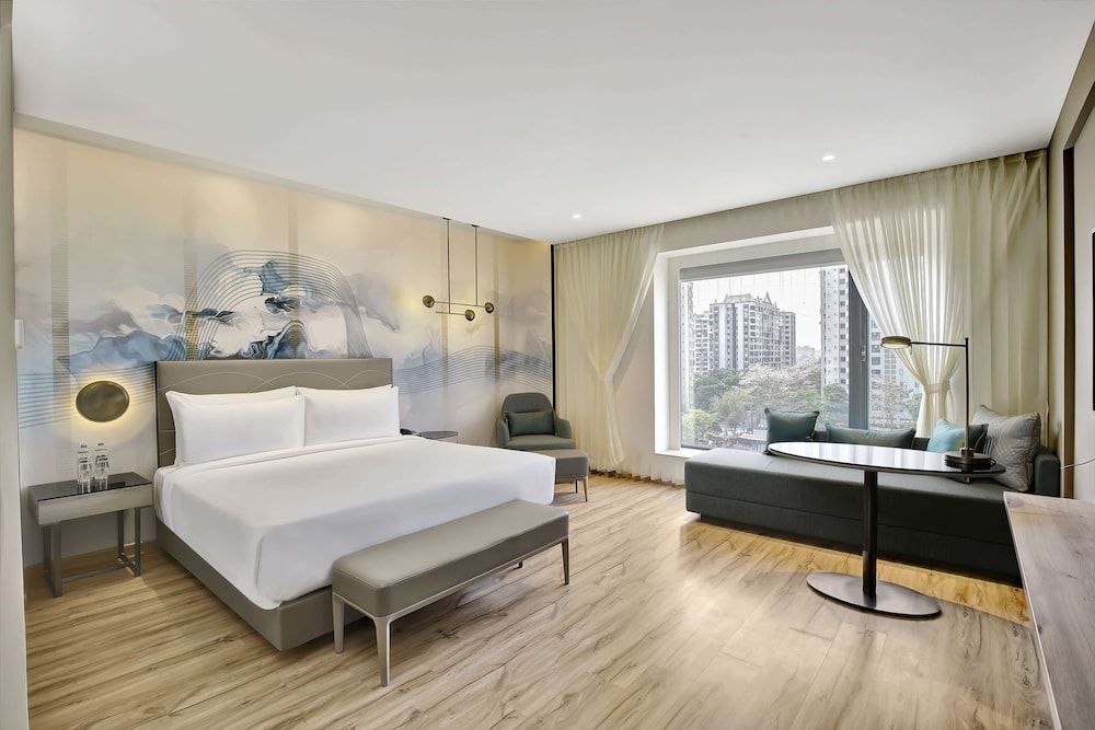 Deluxe, King Bed, Park Inn by Radisson Surat 2/3