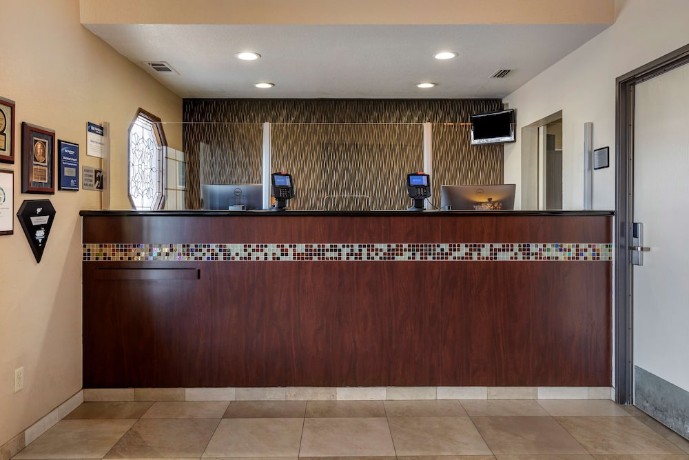 Best Western Town & Country Lodge 10/58