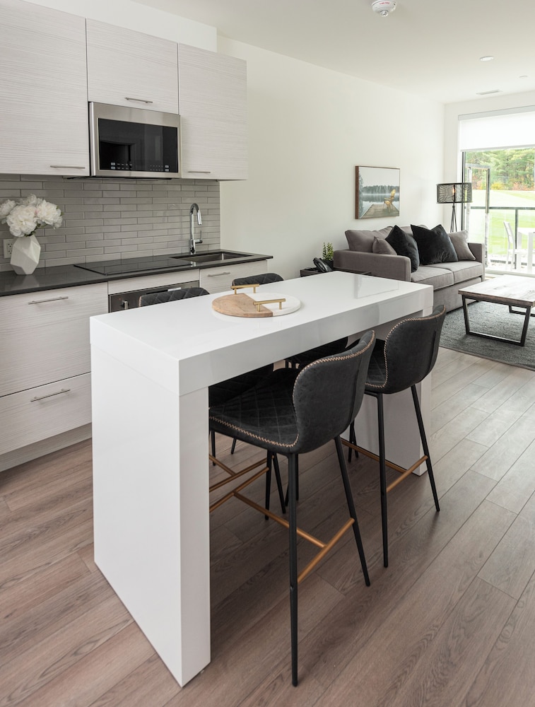 Muskoka Bay Resort 36/48